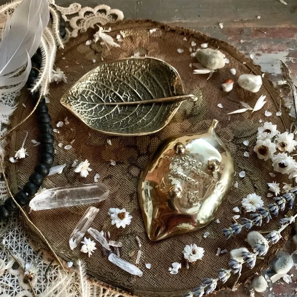 1948 VIRGINIA METAL CRAFTERS EPISCIA LEAF DISH - Picture 7 of 8